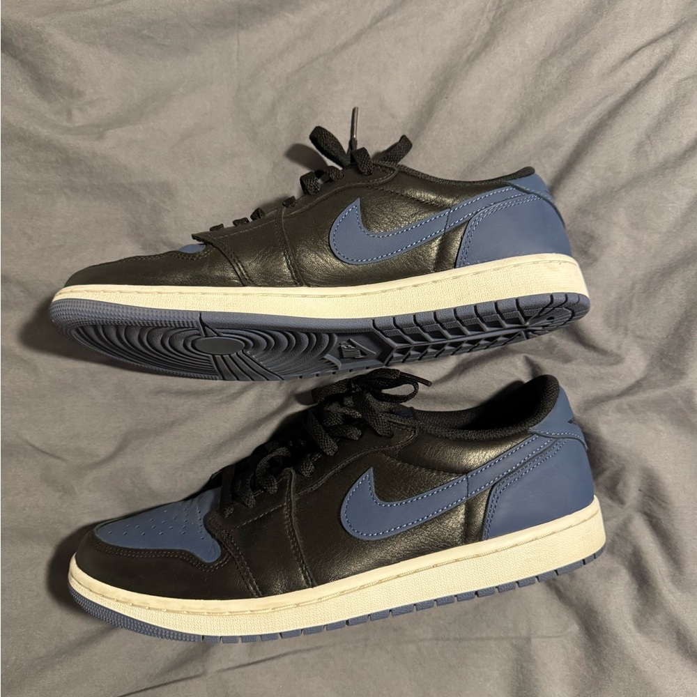 Nike Black and Blue Sneakers Classic Design